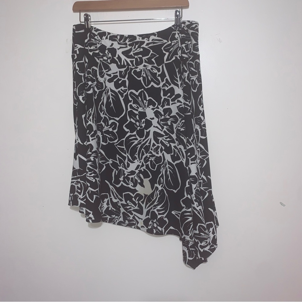 Grace Black and White Asymmetrical Floral Skirt Size 12